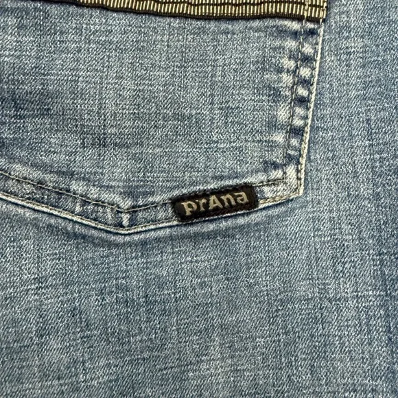prAna Breathe Men's Jeans Size 34 Blue Denim Relaxed Fit Cotton Spandex Blend - Picture 13 of 14